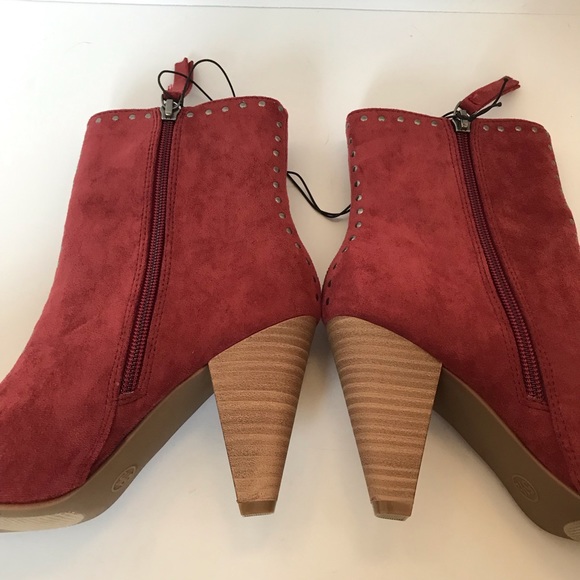Universal Thread ankle suede booties burgundy stud - Picture 6 of 6